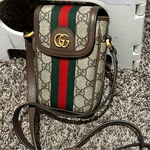 Gucci Crossbody. Like new!